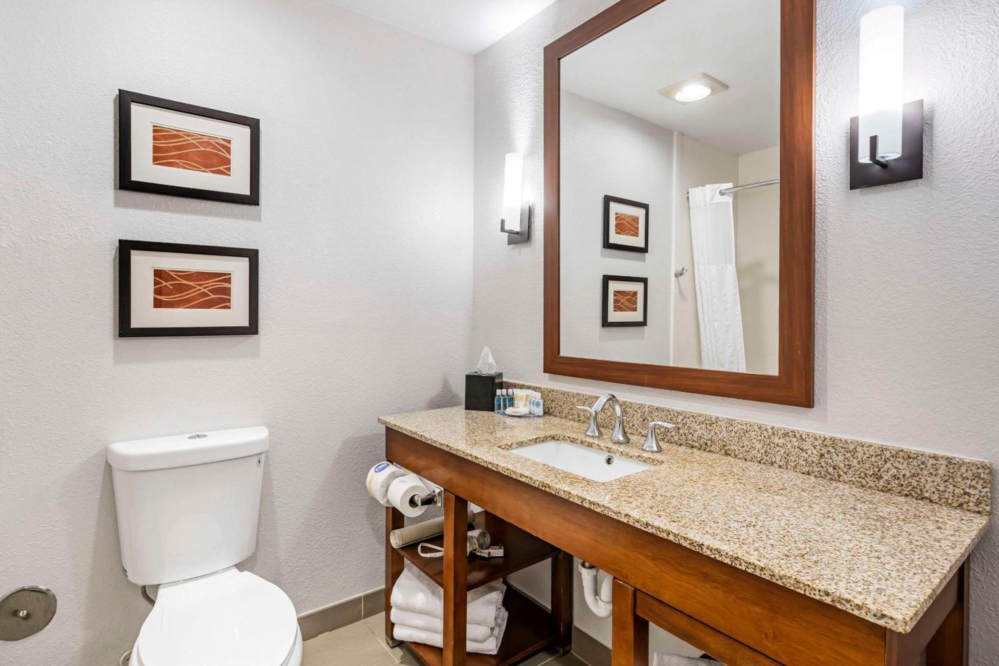 Comfort Inn Splash Harbor Bellville Экстерьер фото
